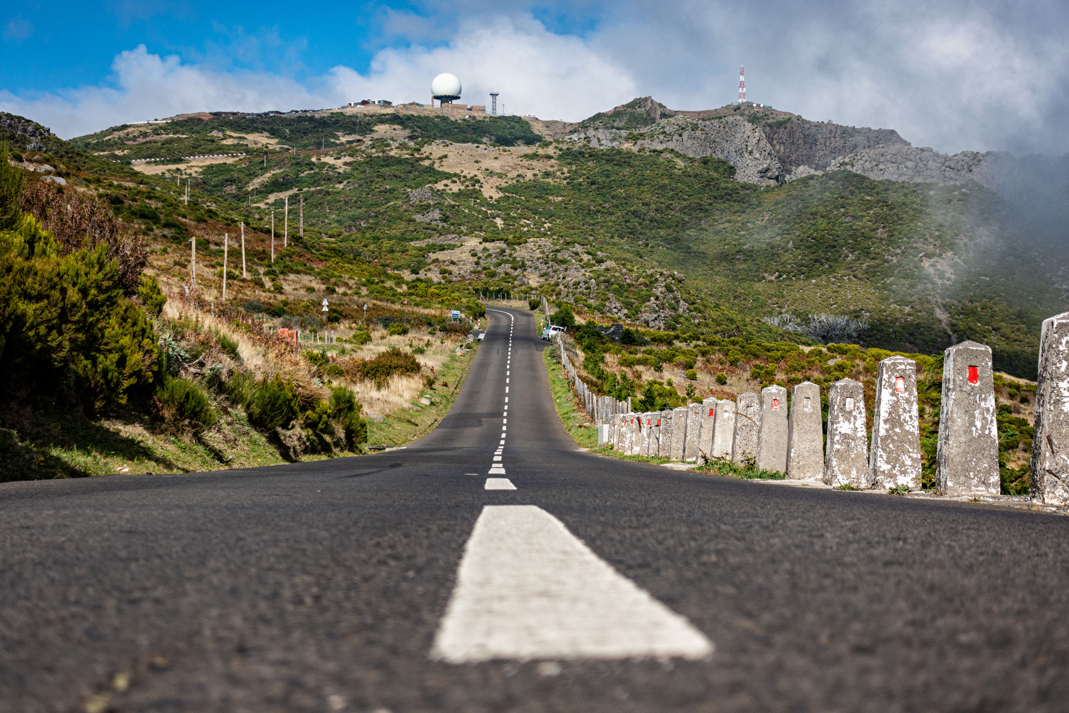 Weg zum "Pico do Arieiro" höchster Berg Madeiras
