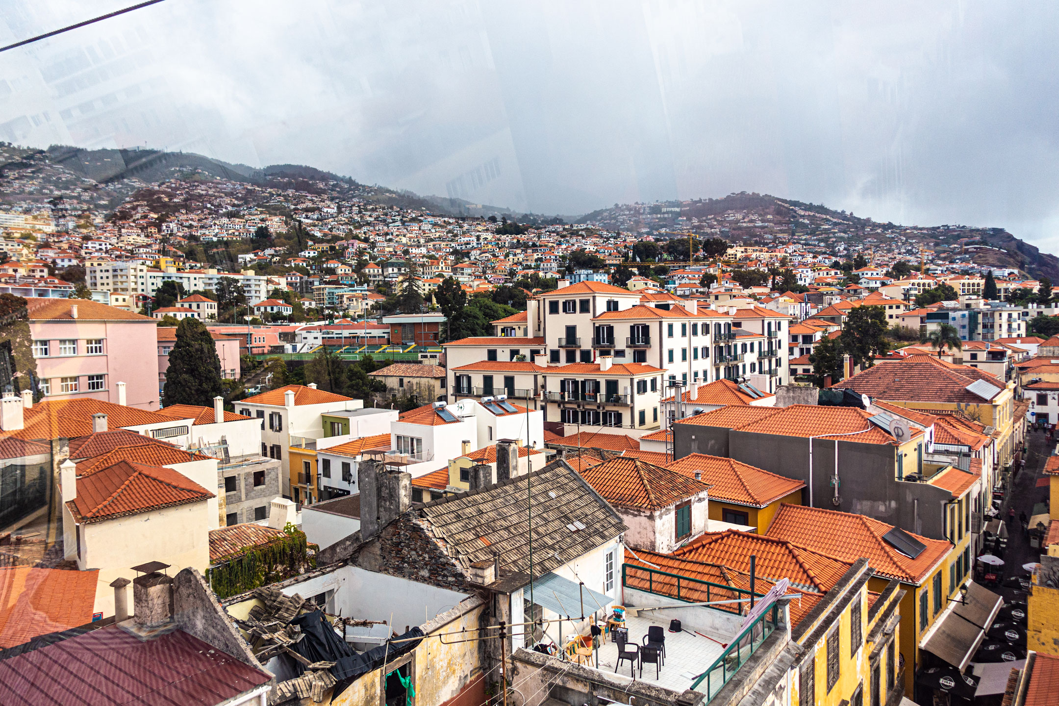 Mit der Seilbahn rauf nach Monte, Funchal