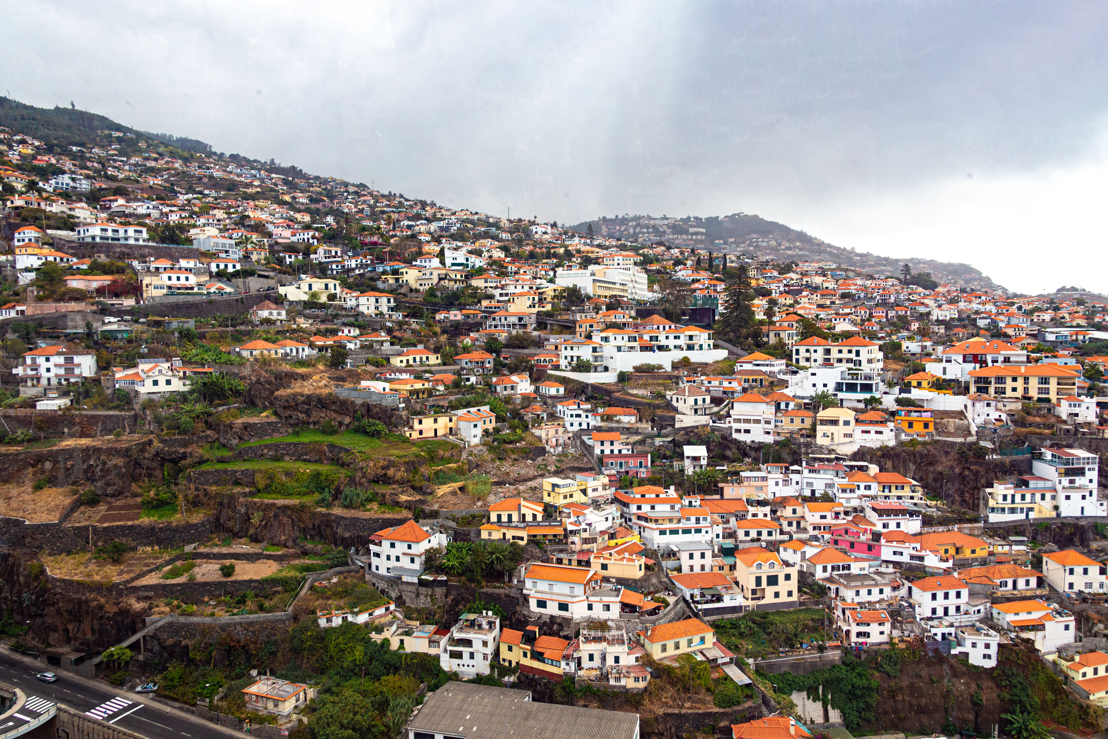 Mit der Seilbahn rauf nach Monte, Funchal