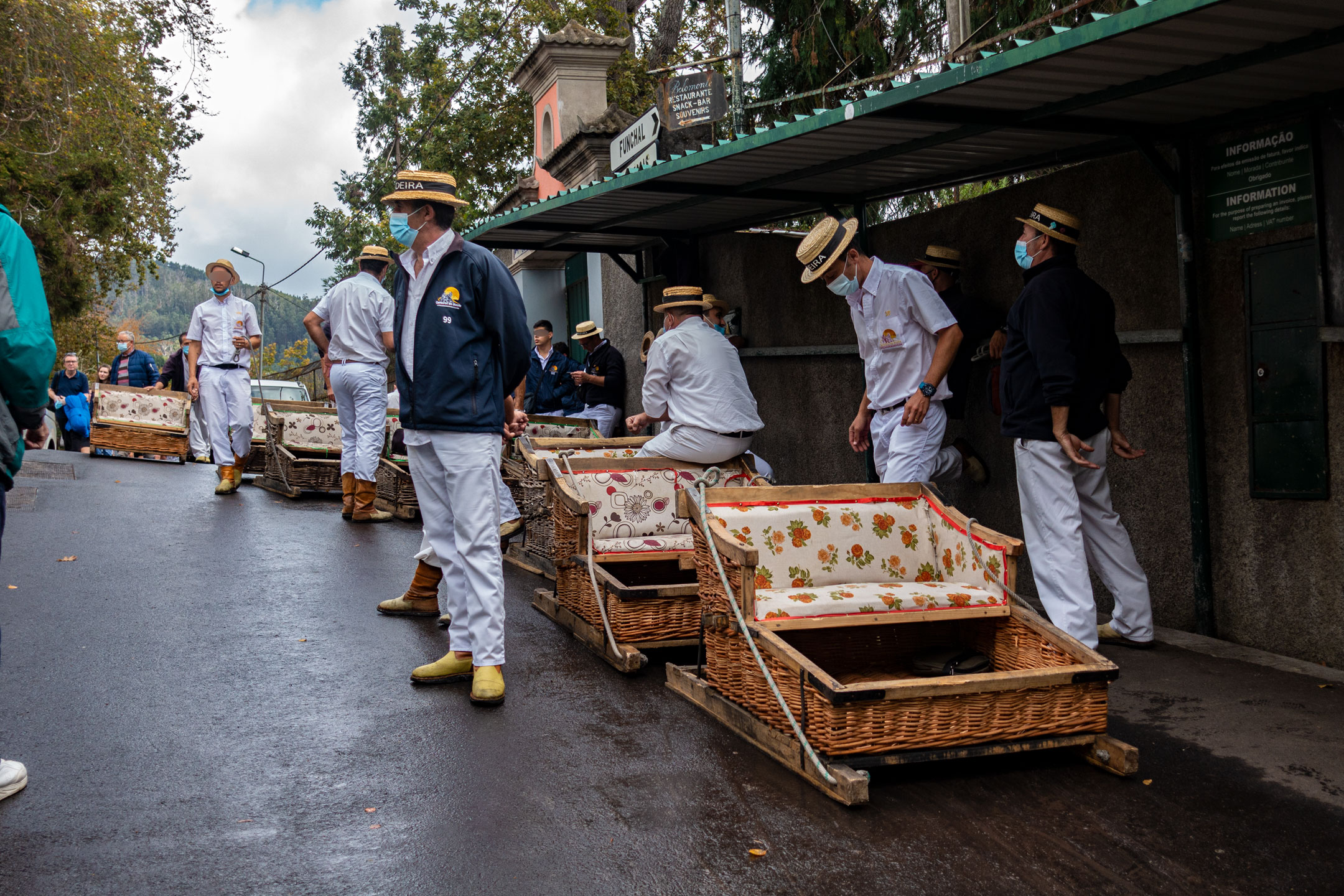 Korbschlittenfahrt, Funchal Monte