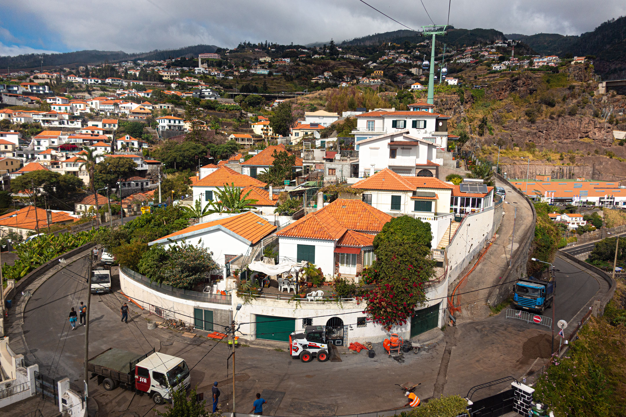 Mit der Seilbahn runter nach Funchal