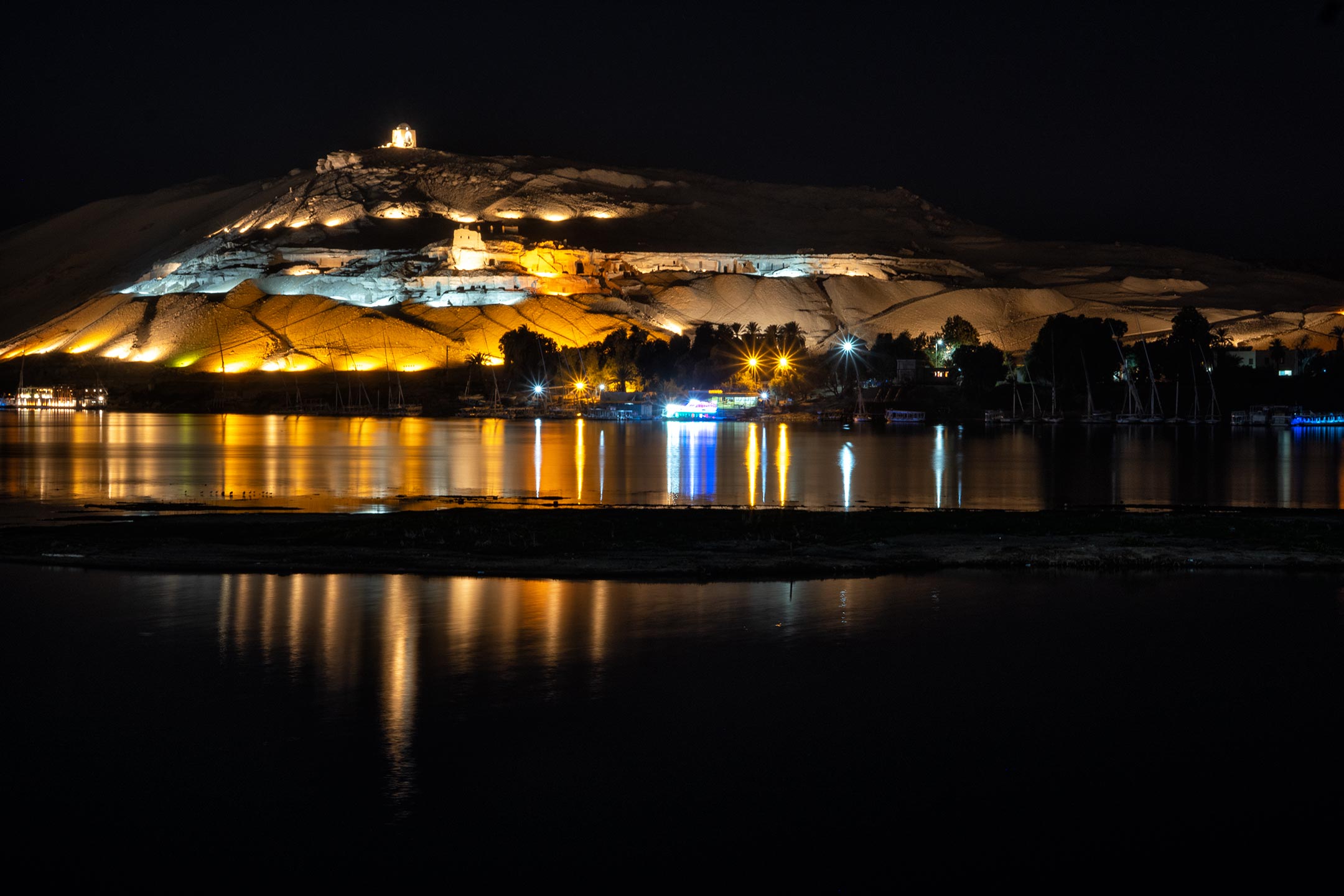 Begräbnisberg in Assuan