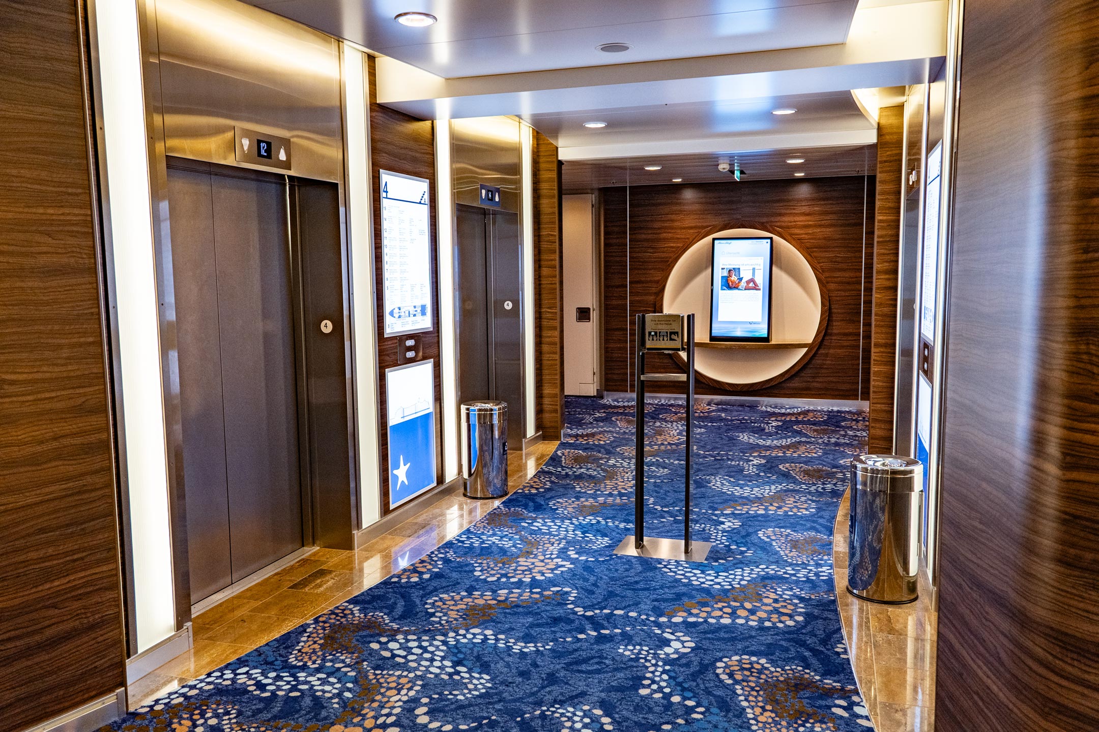 Mein Schiff 5 - Aufzüge